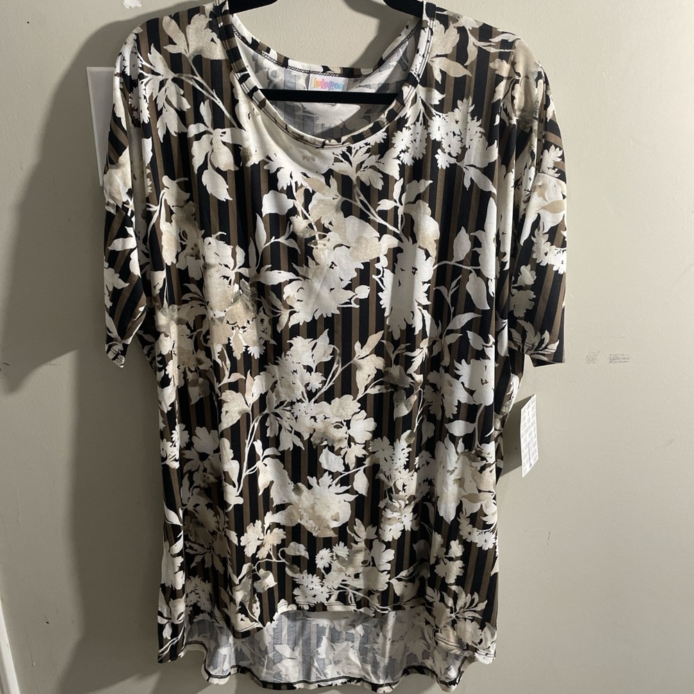 Lularoe Irma top size large